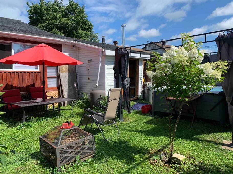 Havre Chez Guylaine Apartamento Laval Exterior foto