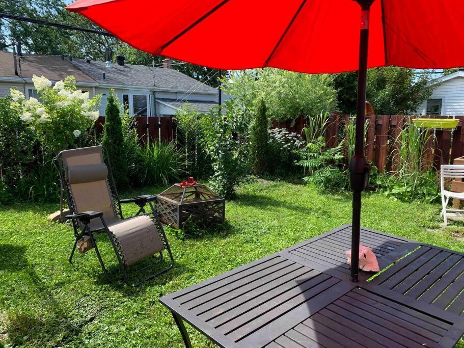 Havre Chez Guylaine Apartamento Laval Exterior foto