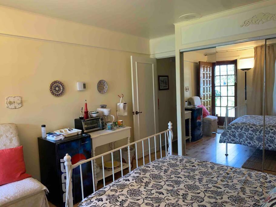 Havre Chez Guylaine Apartamento Laval Exterior foto