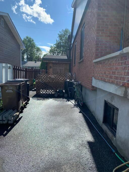 Havre Chez Guylaine Apartamento Laval Exterior foto