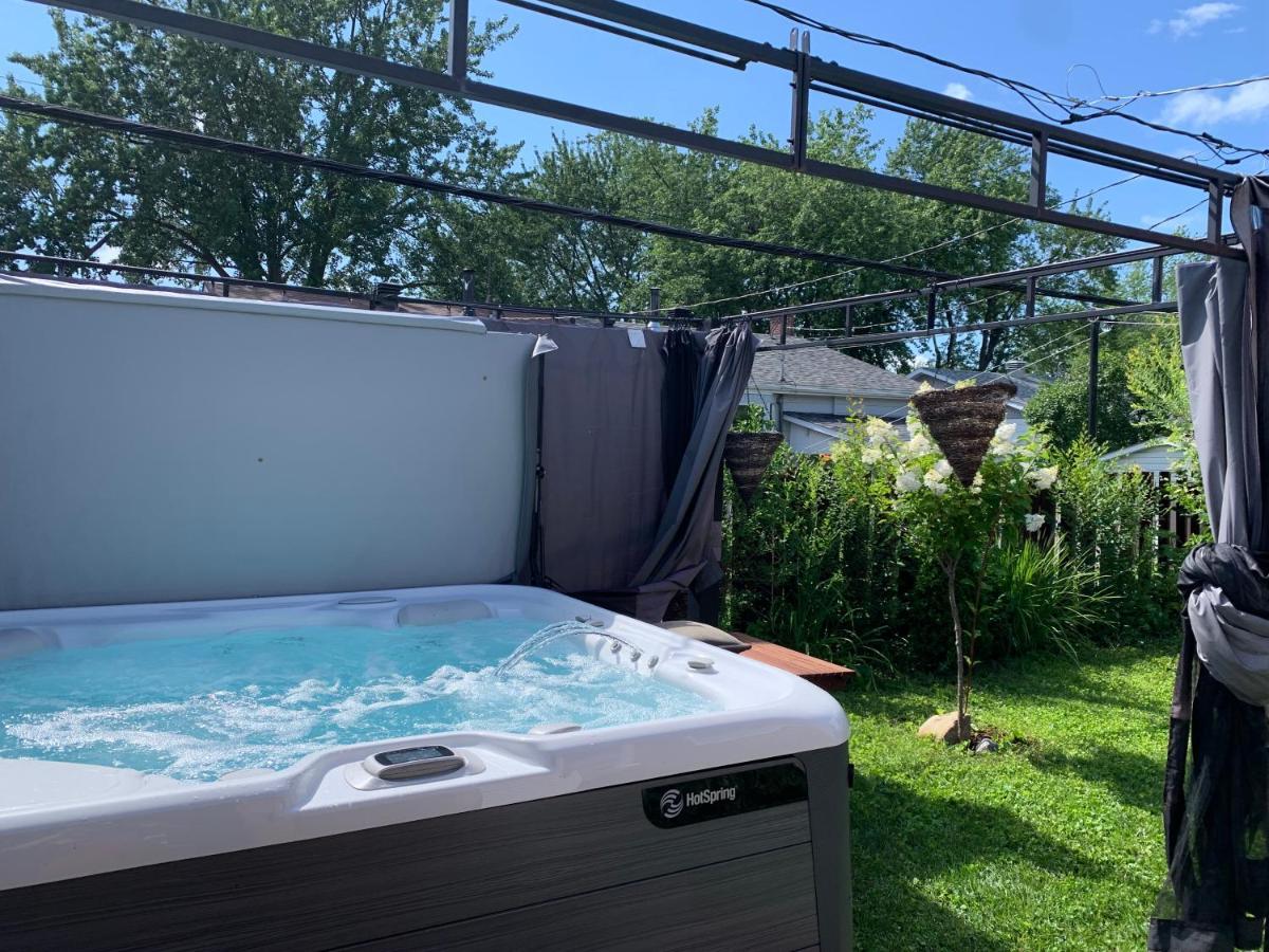 Havre Chez Guylaine Apartamento Laval Exterior foto