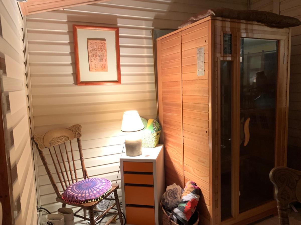 Havre Chez Guylaine Apartamento Laval Exterior foto